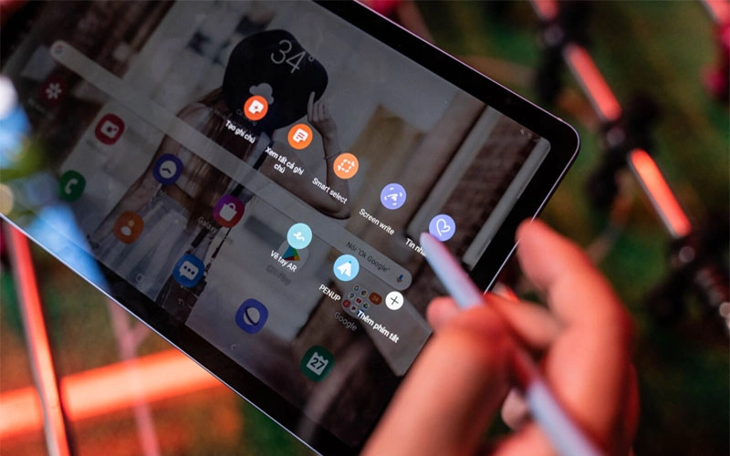 su-dung-thiet-bi-ngoai-vi-galaxy-tab-s6-lite