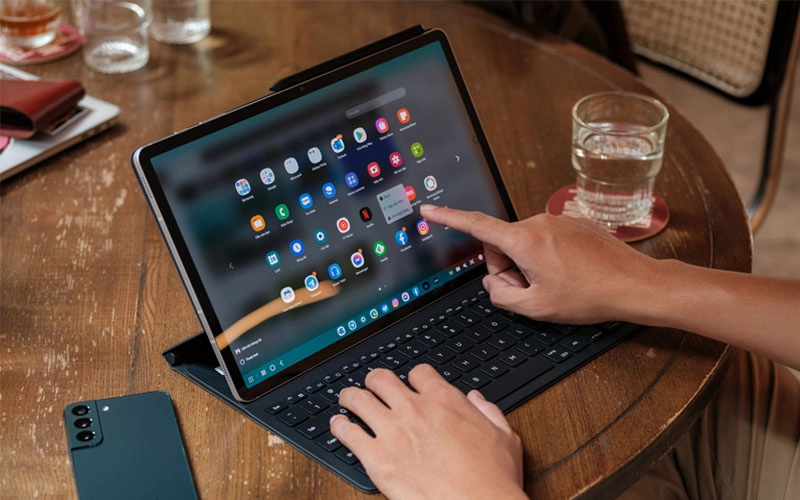 cach-sua-loi-man-hinh-galaxy-tab-s8-plus-bi-vang-hieu-qua-100