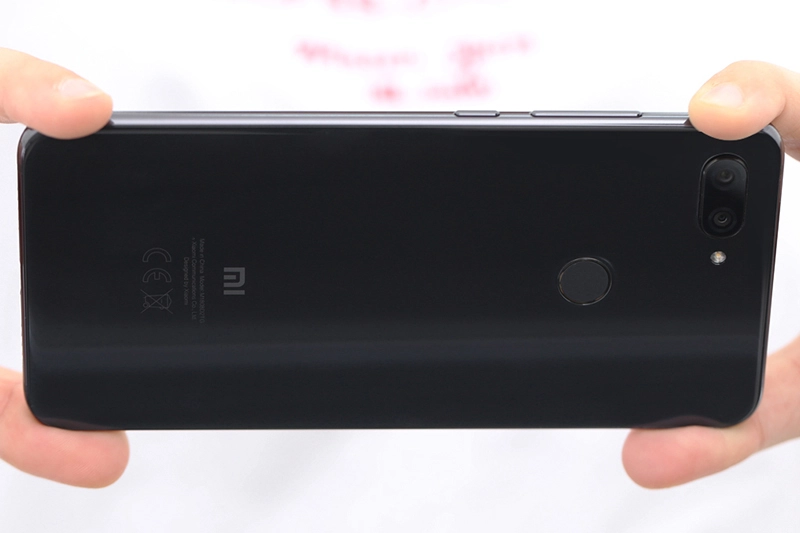 mo-ta-chi-tiet-ve-xiaomi-mi-8-lite-thong-so-ky-thuat-tinh-nang-va-uu-djiem