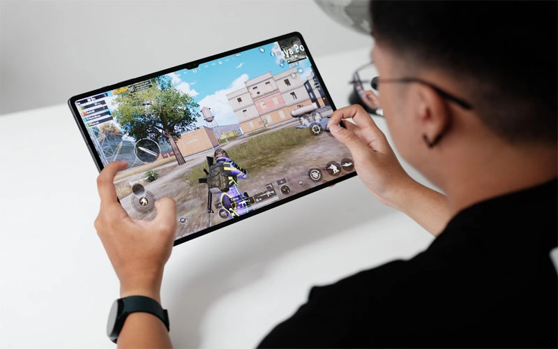 hieu-nang-manh-me-giup-choi-game-tet-ga-nho-snapdragon-8-gen-1