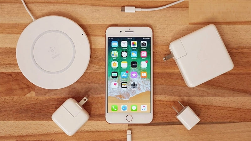 dung-sac-pin-iphone-11-chinh-hang-dung-dien-ap