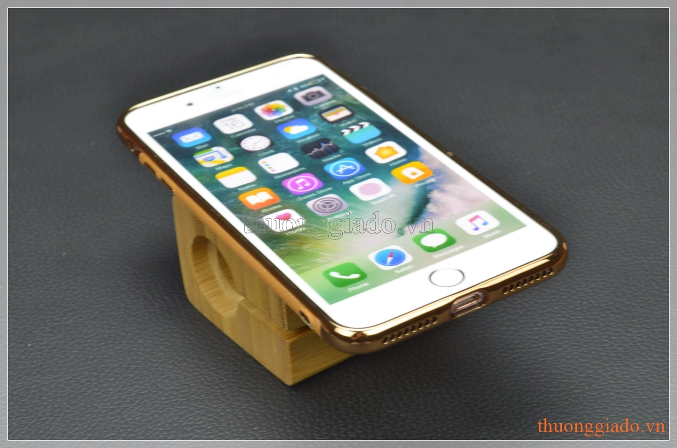 Ốp lưng silicone giả da iPhone 7 Plus (5.5"), hiệu Dadadario