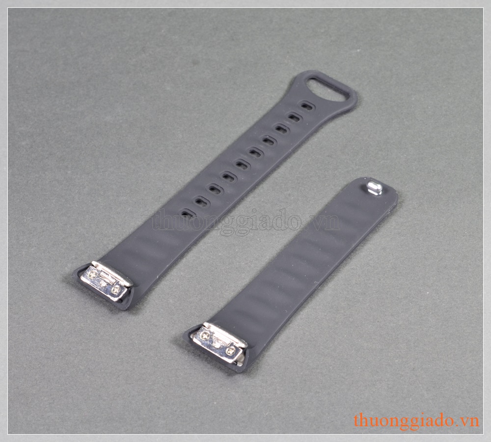 Dây đồng hồ Samsung Gear Fit 2 R360 màu đen (chất liệu cao su)