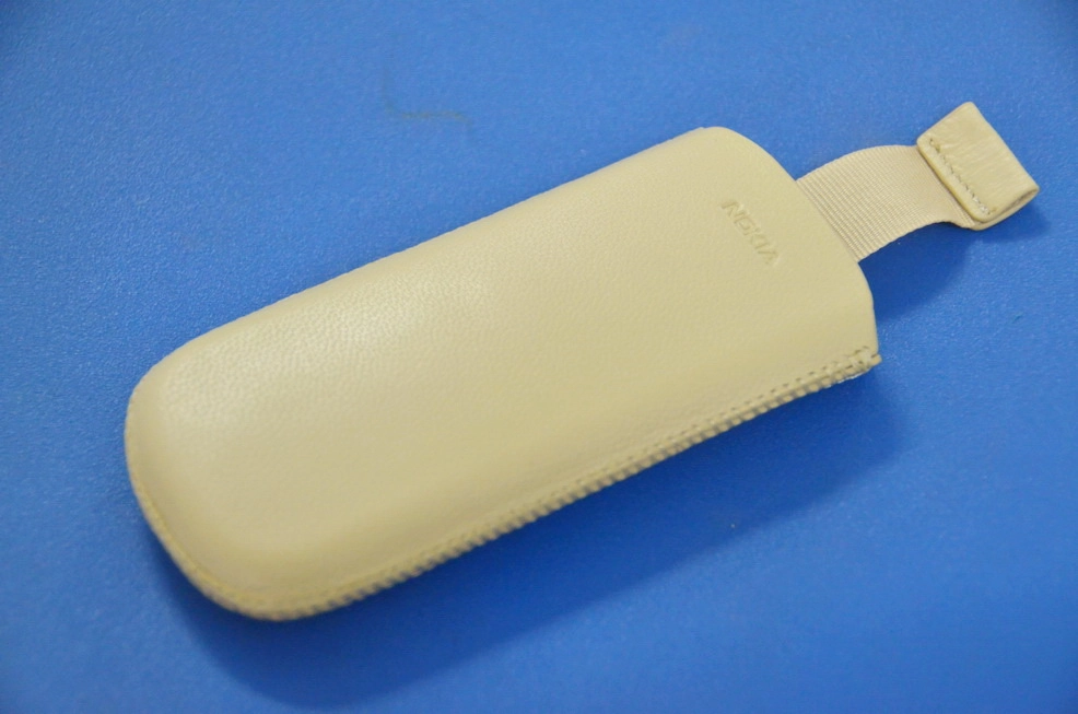 Bao Da Nokia 8800 Gold Arte, cầm tay theo máy (Màu Vàng)