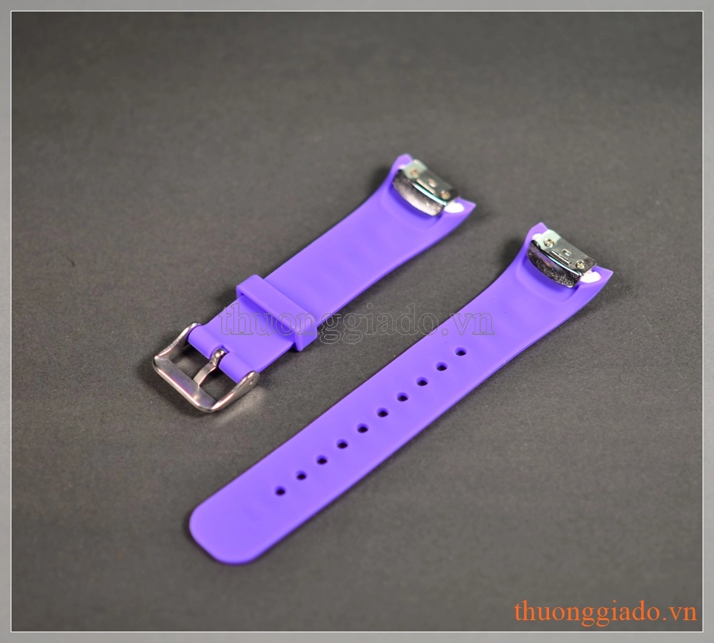 Dây đeo đồng hồ Samsung Gear Fit 2 R360 màu tím (chất liệu cao su) Dây đeo đồng hồ Samsung Gear Fit 2 R360 màu tím (chất liệu cao su)