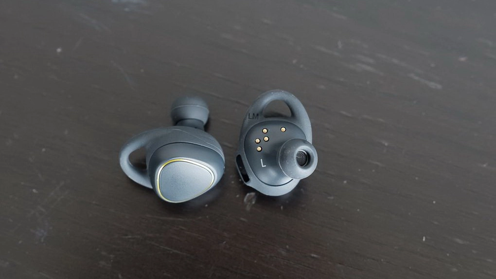 Tai nghe Bluetooth Samsung Gear IconX chính hãng (kết nối không dây, 2 tai tách rời)