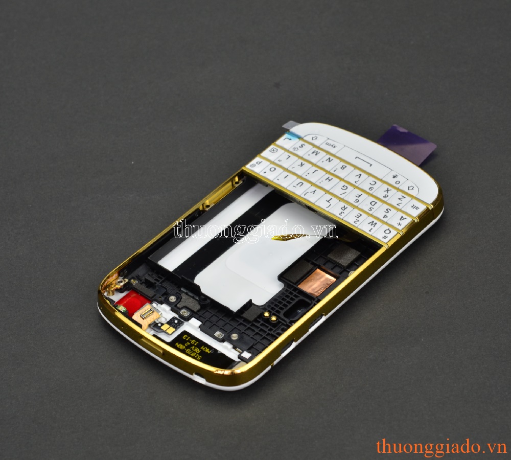 Thay bộ vỏ Blackberry Q10 màu trắng gold chính hãng
