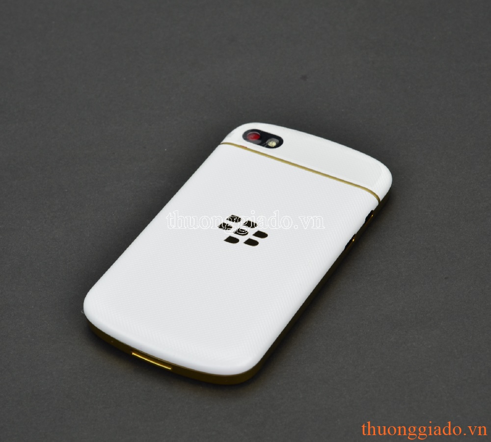 Thay bộ vỏ Blackberry Q10 màu trắng gold chính hãng