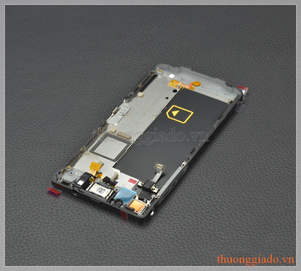 Thay vành viền Benzel Blackberry P'9982, BlackBerry Porsche Design chính hãng