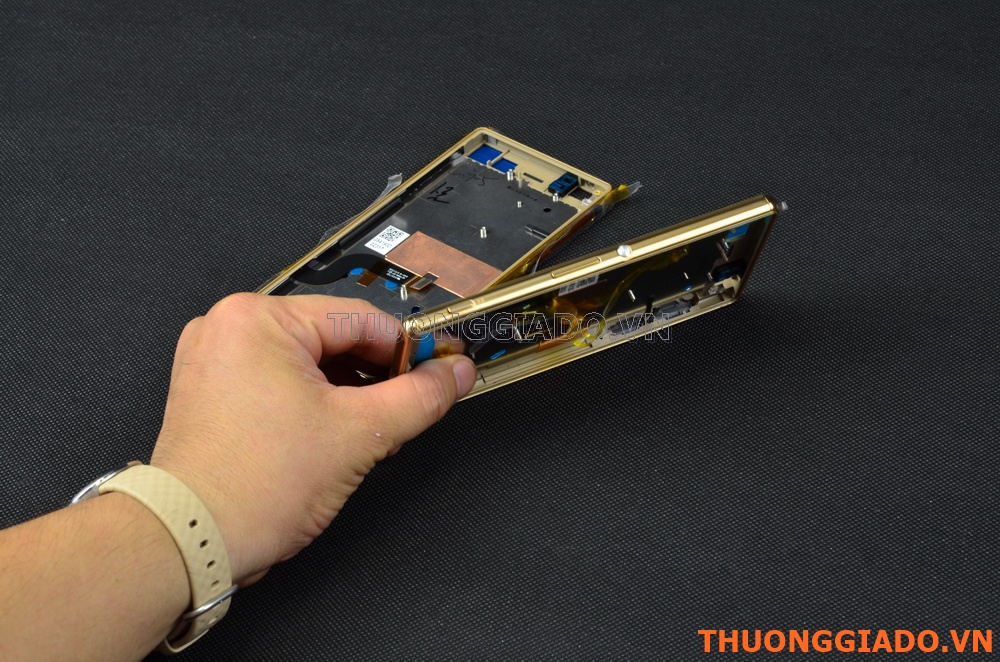Thay vành viền Benzel Sony Xperia M5 Màu Vàng Gold