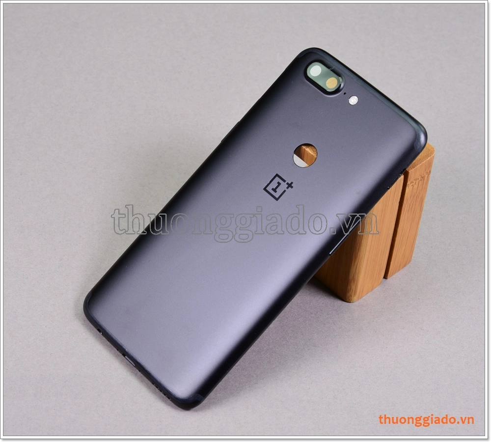 Thay vỏ OnePlus 5T, kèm kính camera sau