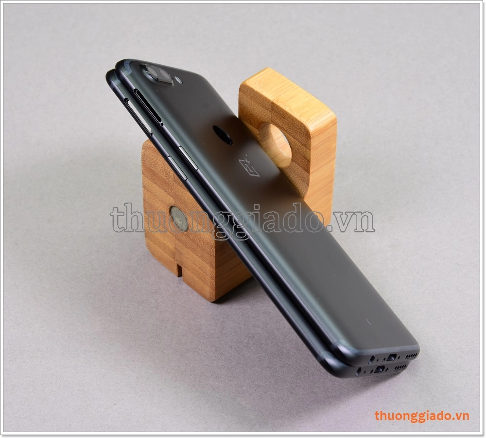 Thay vỏ OnePlus 5T, kèm kính camera sau