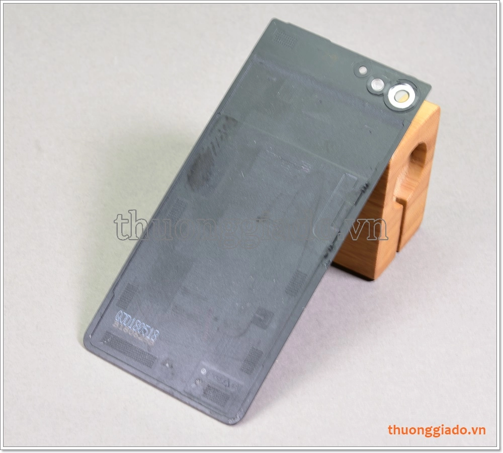 Thay nắp lưng BlackBerry Motion, thay nắp đậy pin