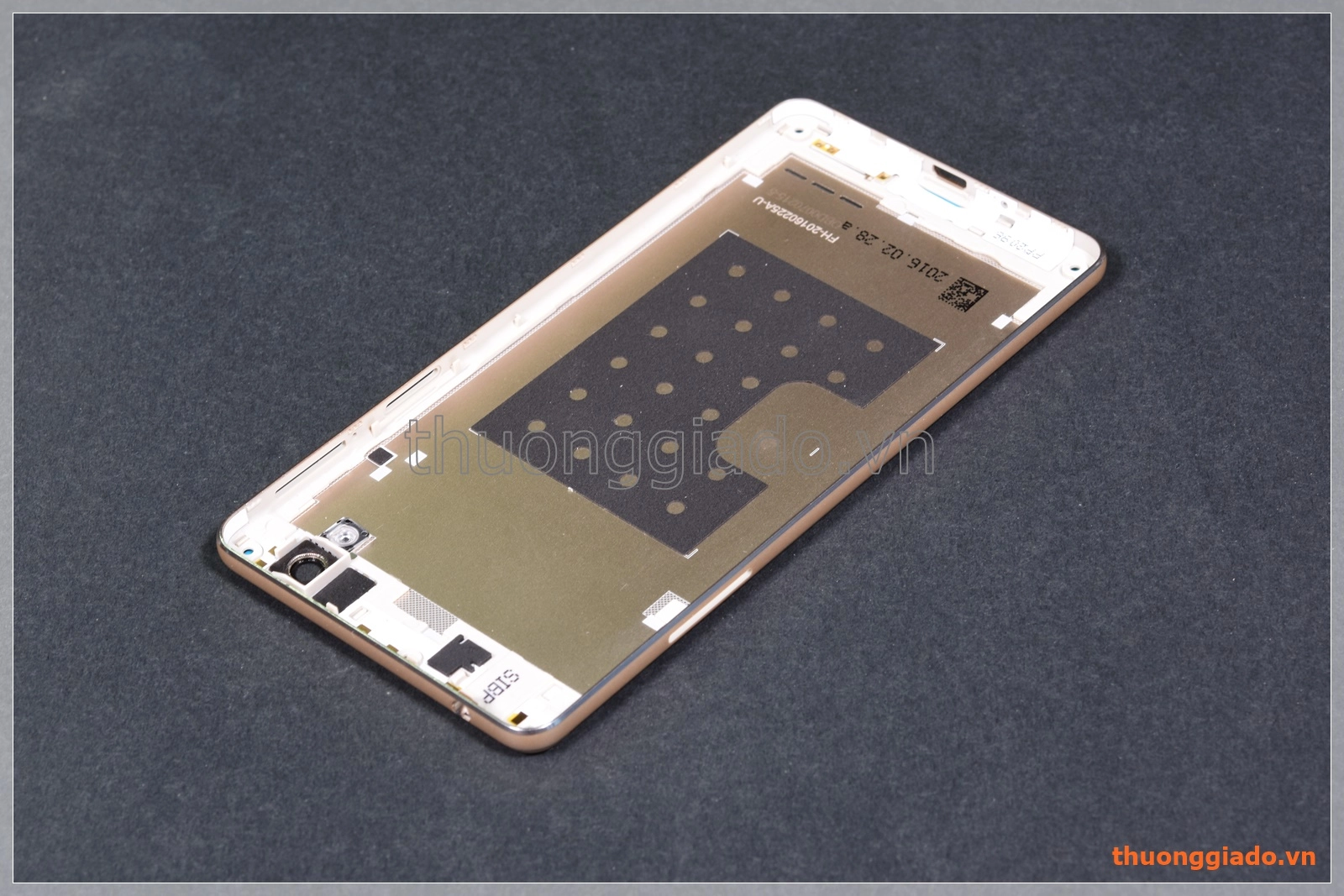 Thay vỏ OPPO F1/ OPPO A35 màu vàng (không kèm khung viền màn hình)