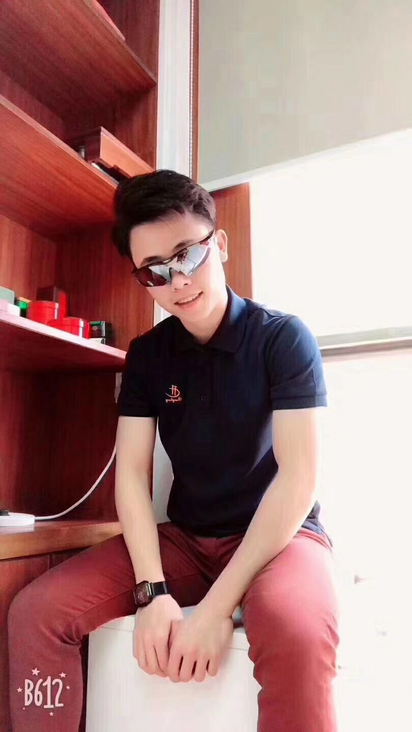 Kính mắt thể thao OW (4 mắt kính với 4 màu khác nhau)