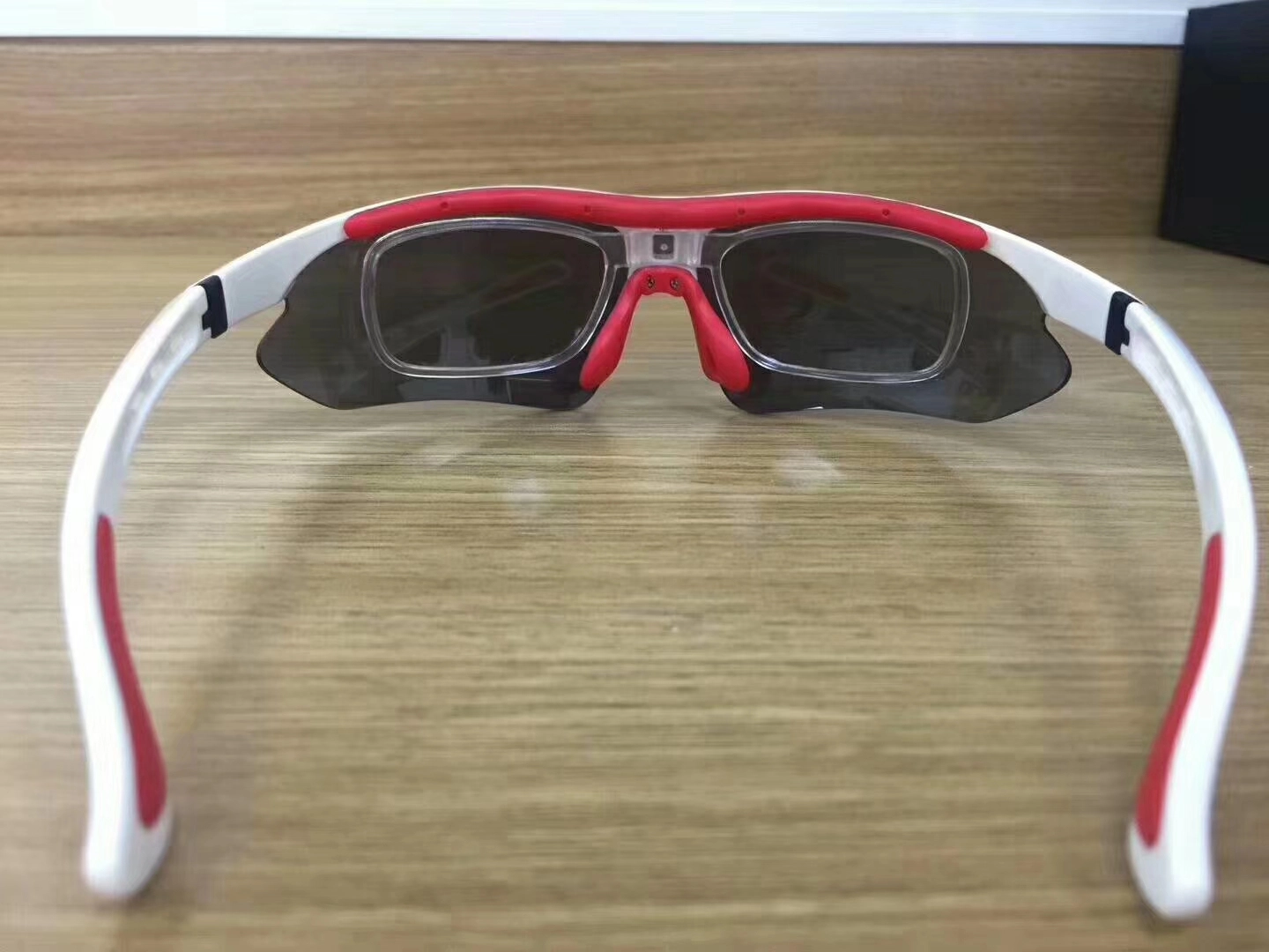 Kính mắt thể thao OW (4 mắt kính với 4 màu khác nhau)