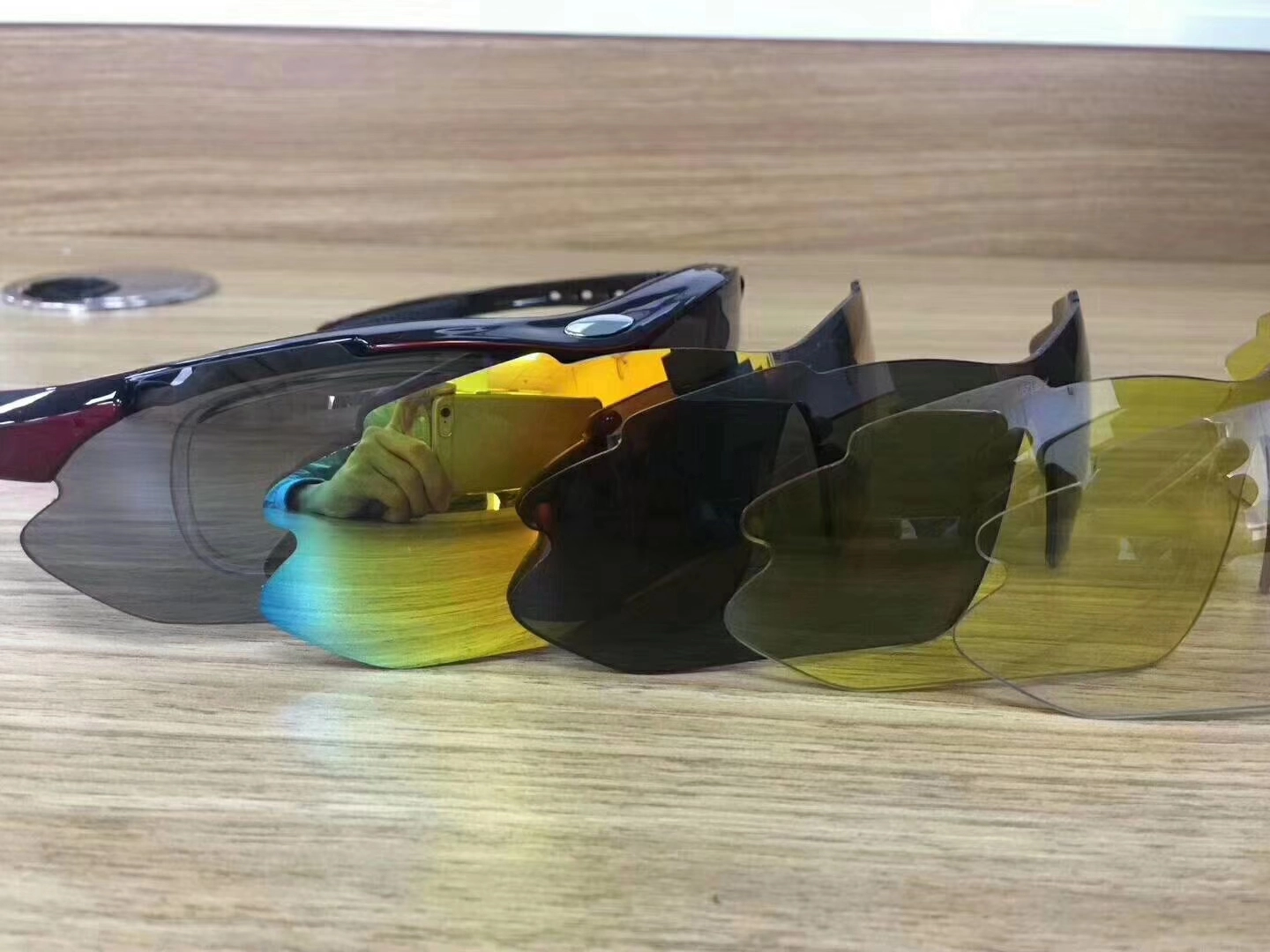 Kính mắt thể thao OW (4 mắt kính với 4 màu khác nhau)