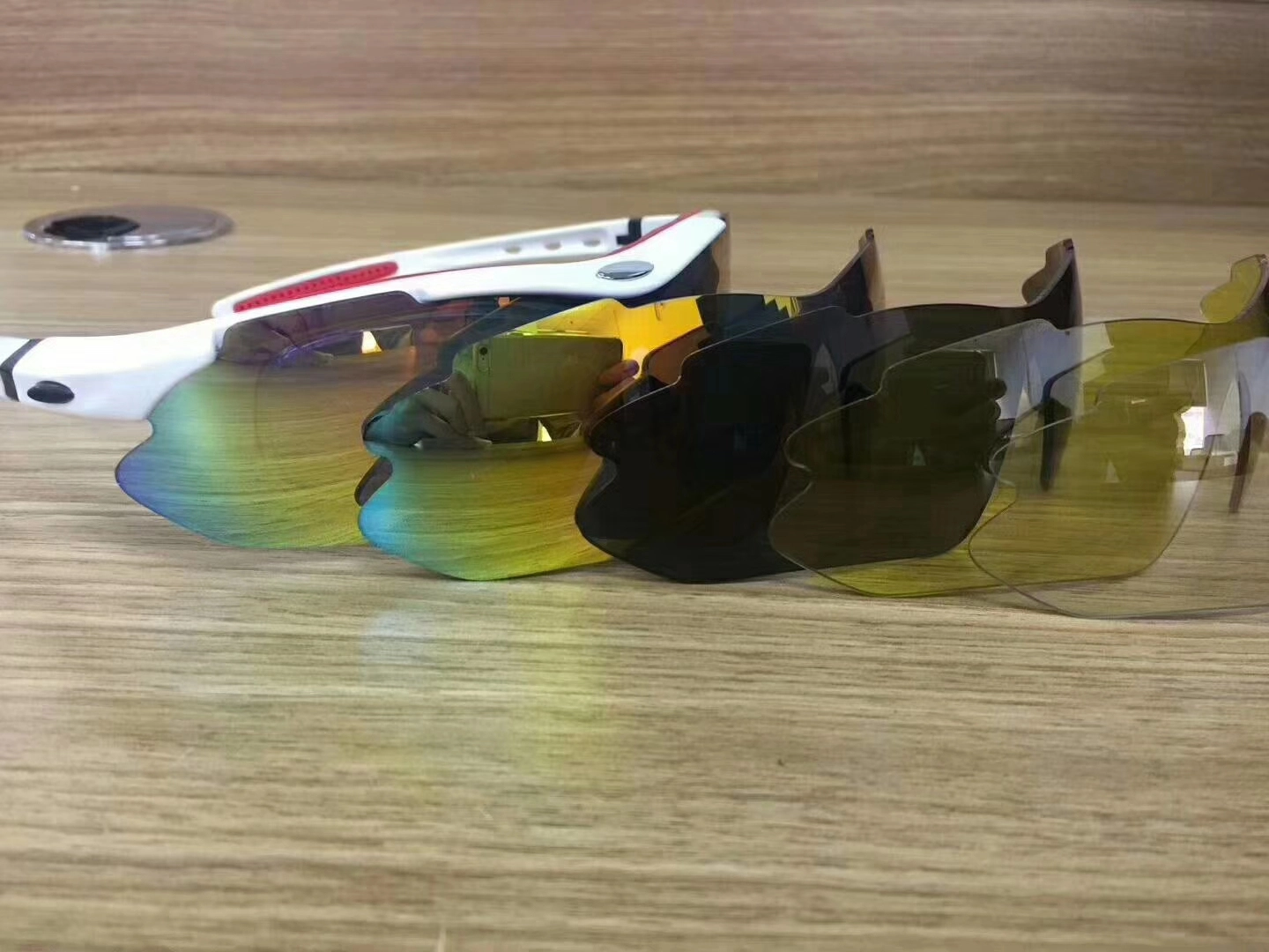 Kính mắt thể thao OW (4 mắt kính với 4 màu khác nhau)