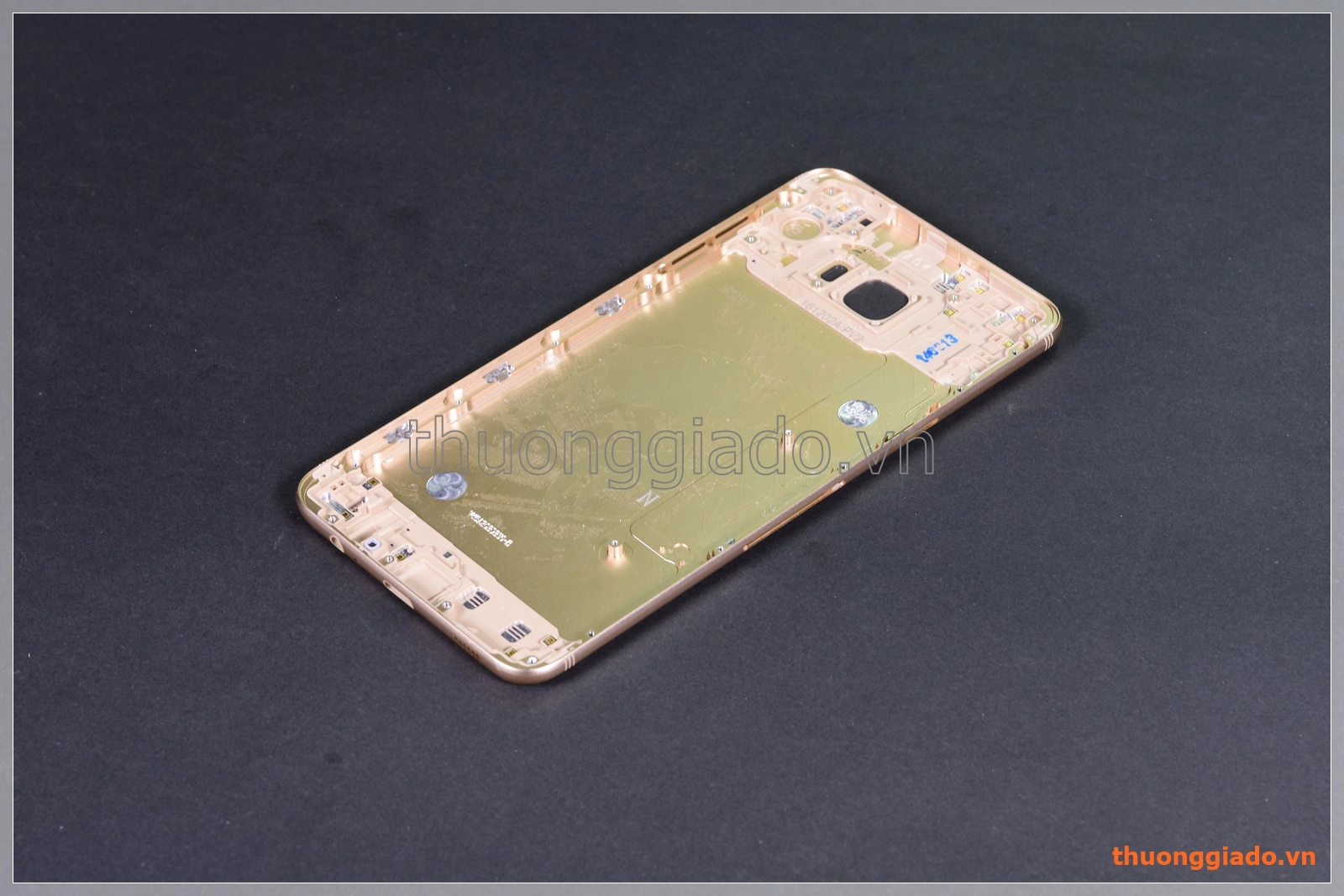 Thay vỏ Samsung C7 Pro/ C7010 màu vàng (hàng tháo máy)