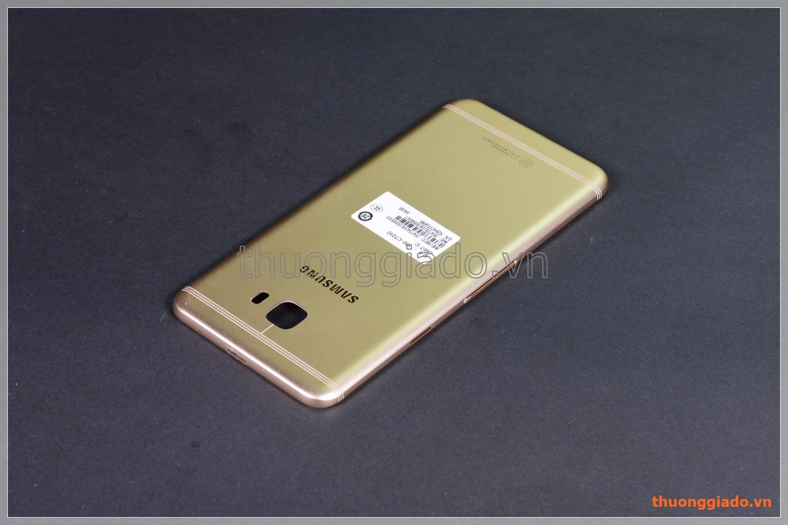 Thay vỏ Samsung C7 Pro/ C7010 màu vàng (hàng tháo máy)