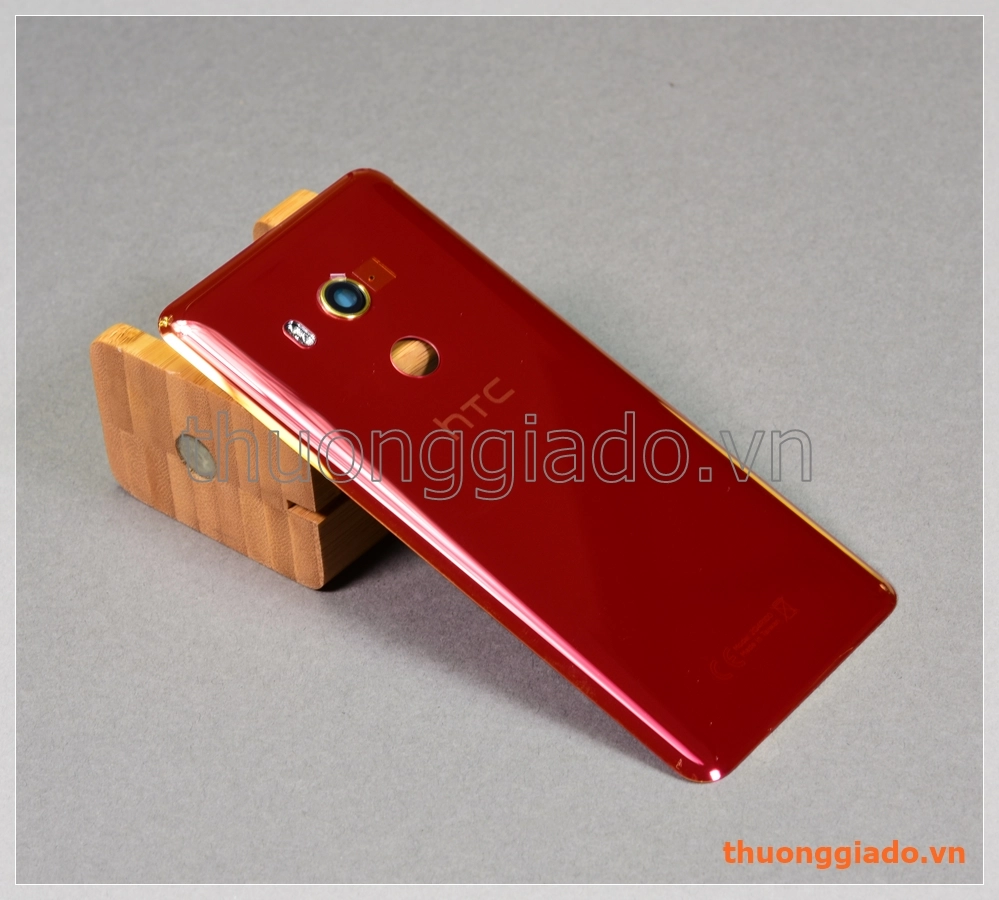 Thay kính lưng HTC U11 EYES (nắp lưng kính, nắp đậy pin, vỏ lưng)