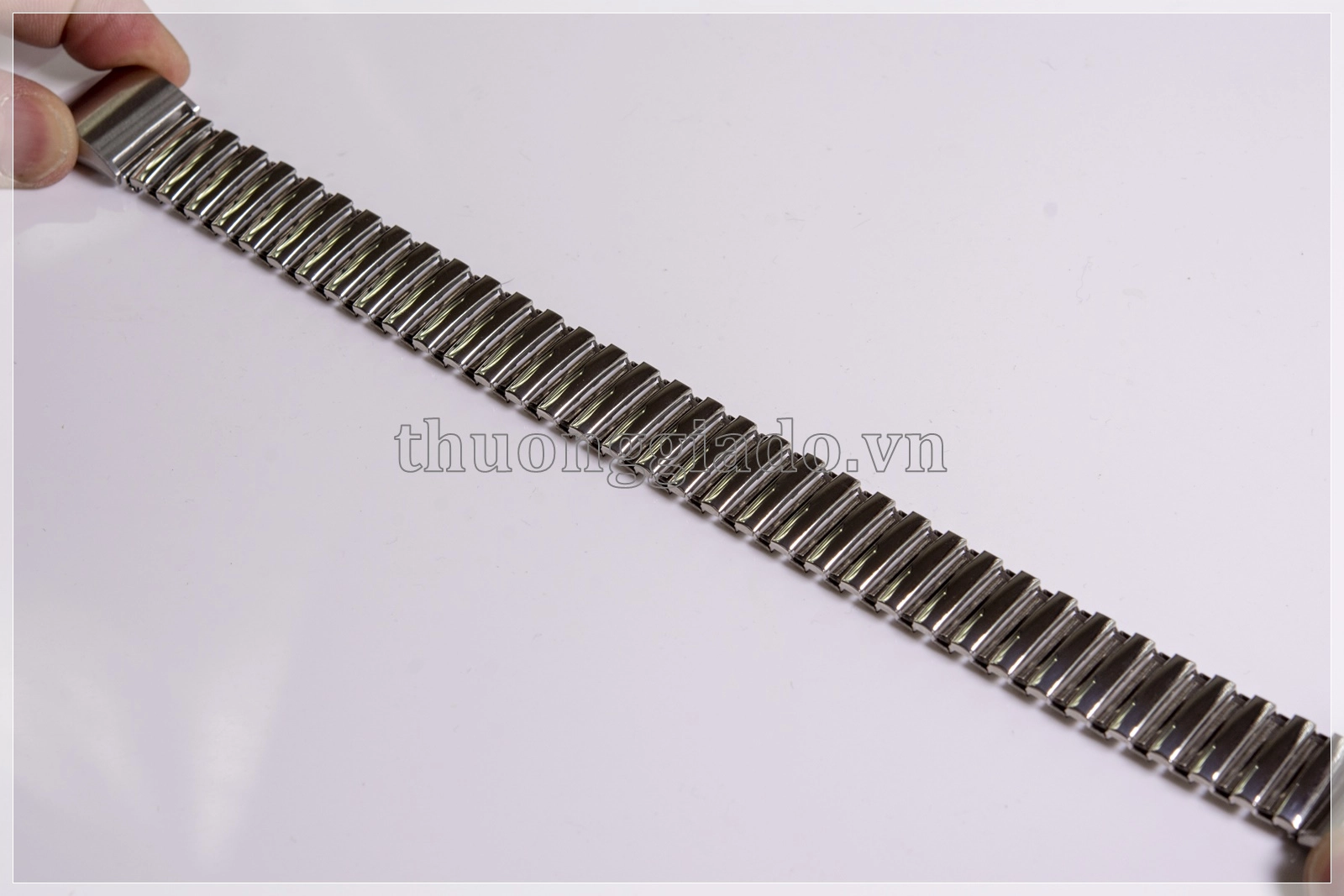 Dây vòng theo dõi sức khỏe Fitbit Charge 2 (kim loại, chun co giãn)