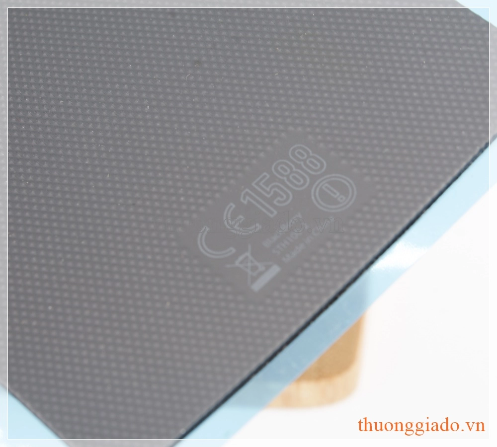 Nắp lưng Blackberry DTEK50 màu đen Nắp lưng Blackberry DTEK50 màu đen