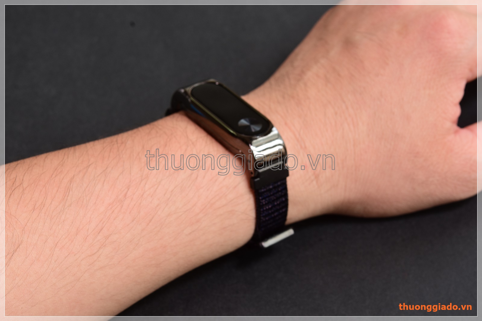 Dây thay thế Mi Band 2 (dây vải, khóa dính dán Velco)