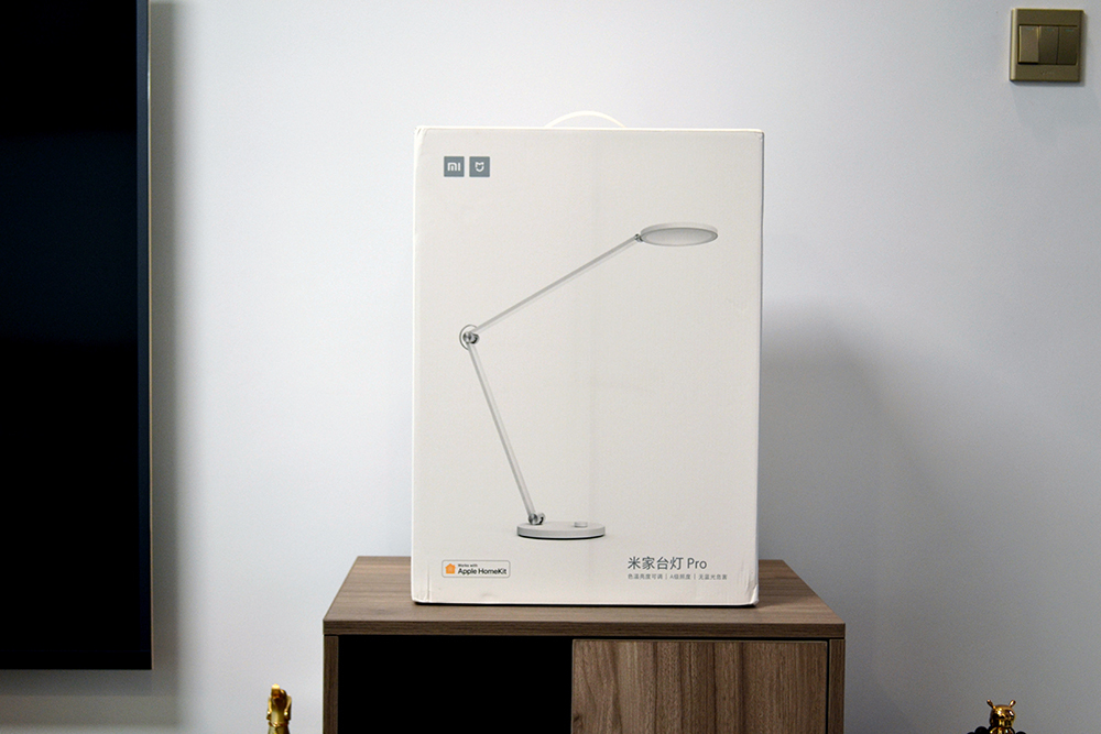 Đèn bàn Xiaomi Pro MJTD02YL màu trắng, kết nối mi home, 700lm