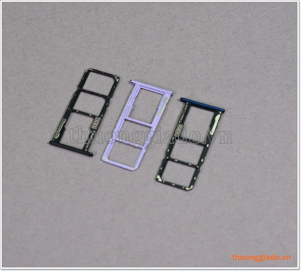 Khay sim Motorola G7 Power, với 03 ngăn đựng nano sim, kèm thẻ nhớ