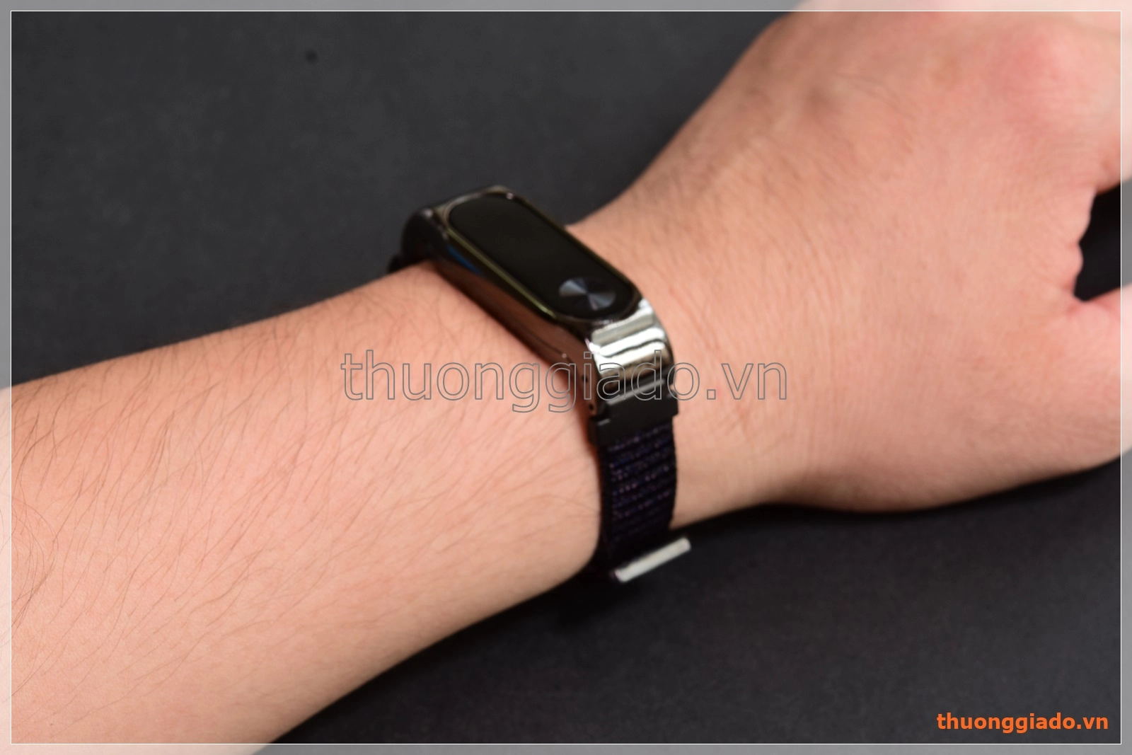 Dây thay thế Mi Band 2 (dây vải, khóa dính dán Velco)