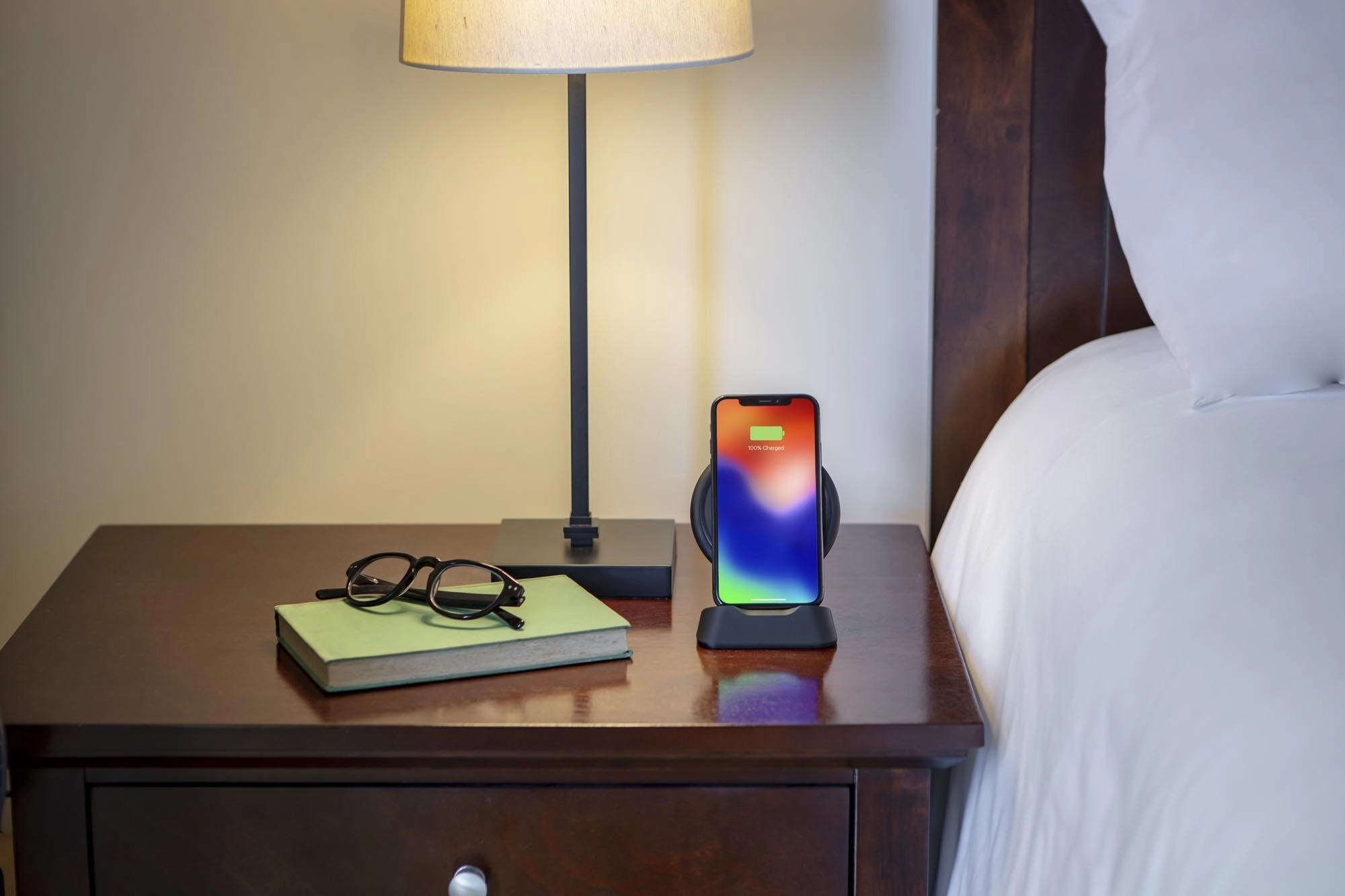 Đế sạc không dây để bàn và trên xe hơi Mophie Charge Stream Desk Stand 10W