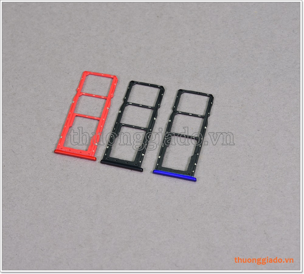 Khay sim Realme 2, gồm 03 ngăn chứa nano sim, kèm theo thẻ nhớ