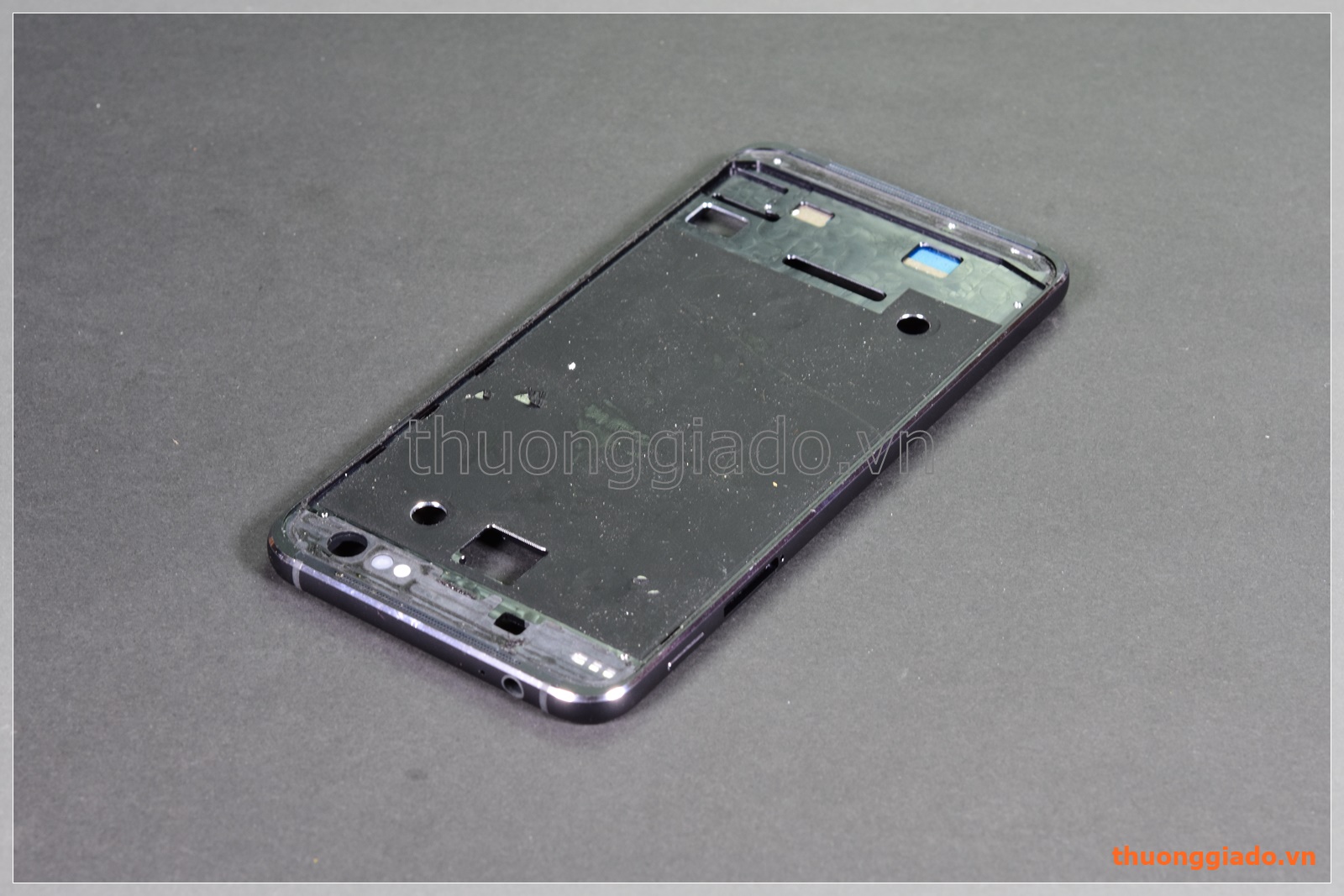 Khung vành viền benzel Blackberry DTEK60 chính hãng