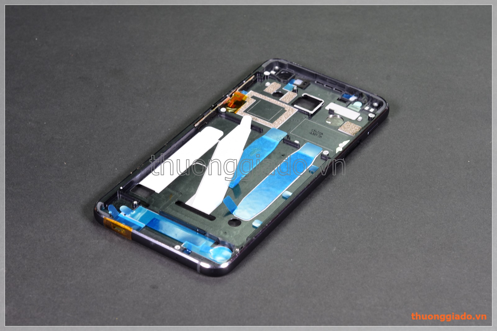 Khung vành viền benzel Blackberry DTEK60 chính hãng