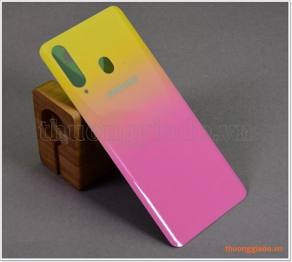 Thay nắp lưng Samsung Galaxy A8s, thay kính lưng, thay nắp đậy pin lấy ngay