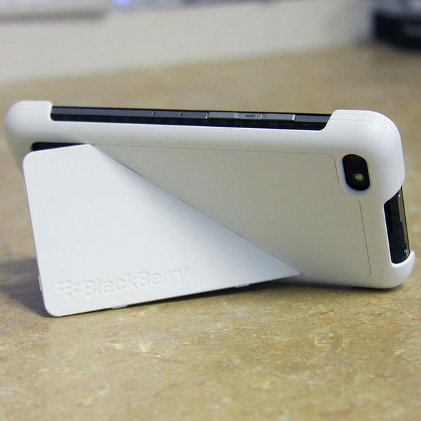 Ốp lưng Blackberry Z30 Transform Shell màu trắng (hàng chính hãng)