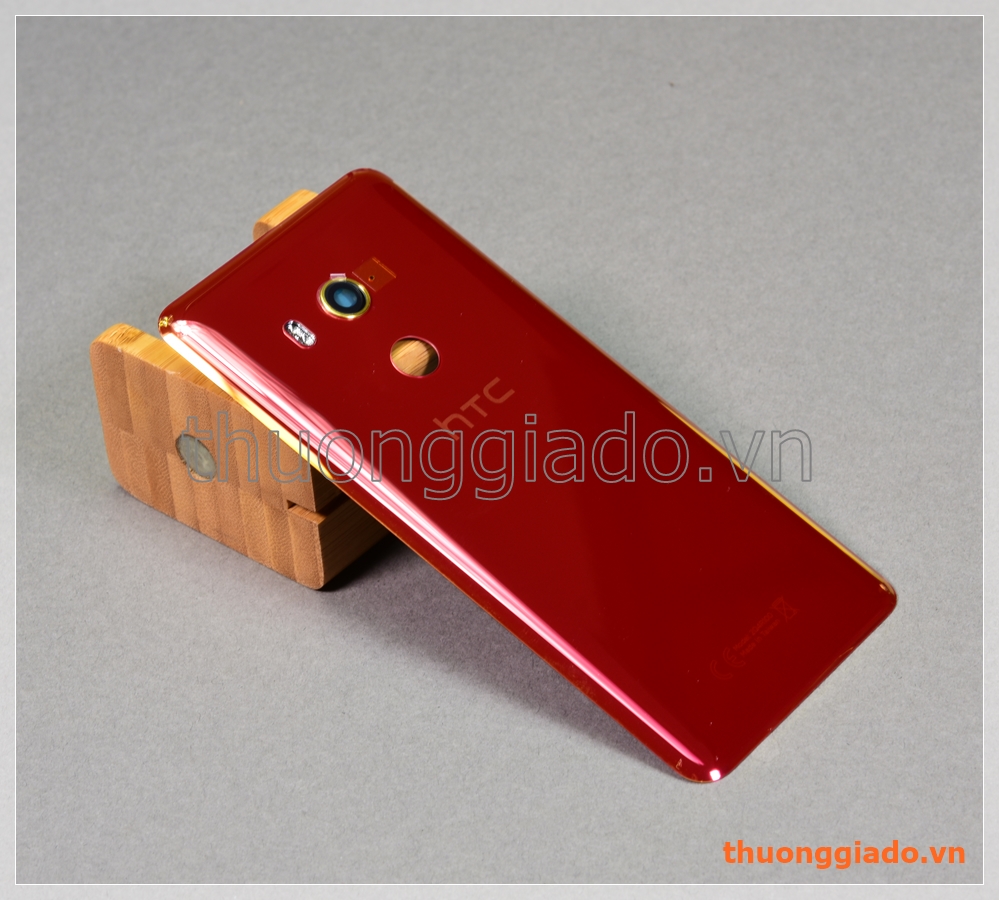 Thay kính lưng HTC U11 EYES (nắp lưng kính, nắp đậy pin, vỏ lưng)