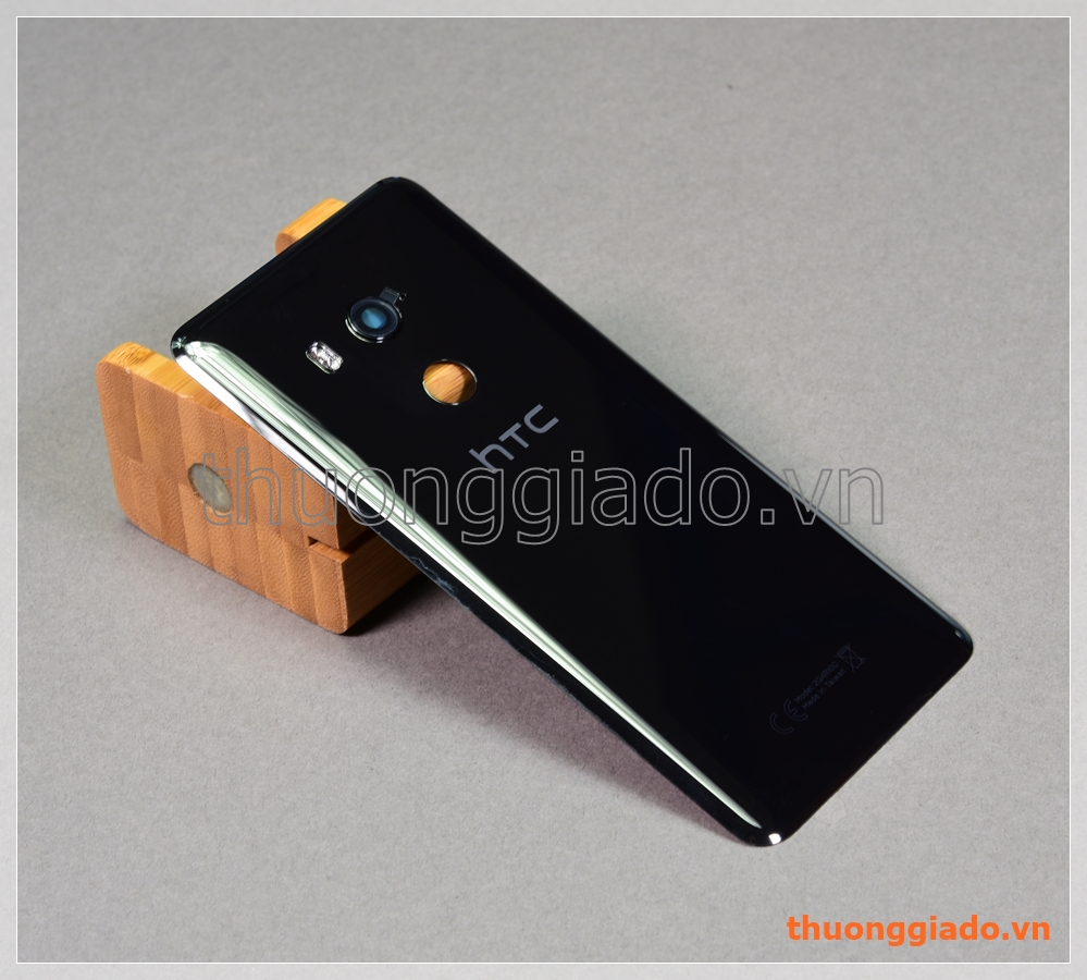 Thay kính lưng HTC U11 EYES (nắp lưng kính, nắp đậy pin, vỏ lưng)