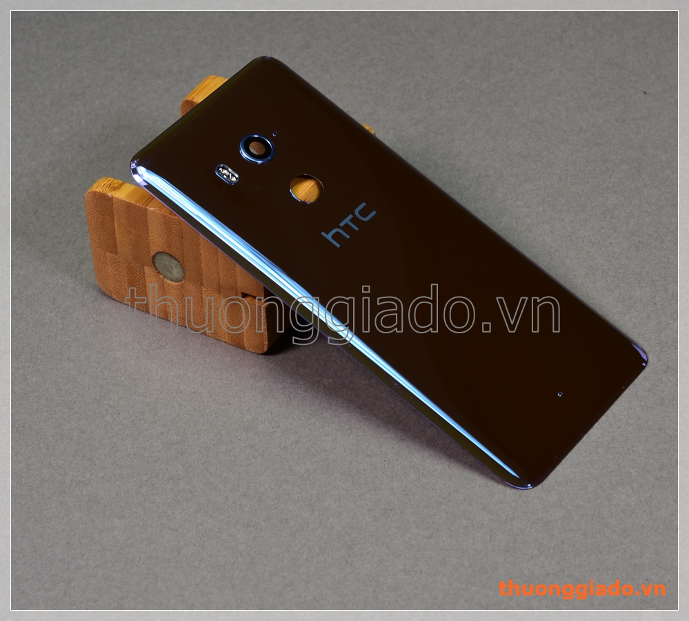 Thay kính lưng HTC U11+, HTC U11 Plus (nắp lưng kính, nắp đậy pin, vỏ lưng)