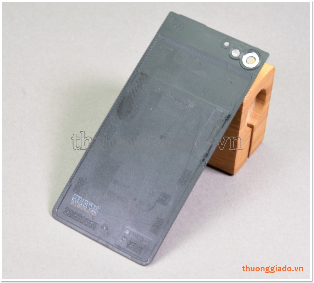 Thay nắp lưng BlackBerry Motion, thay nắp đậy pin