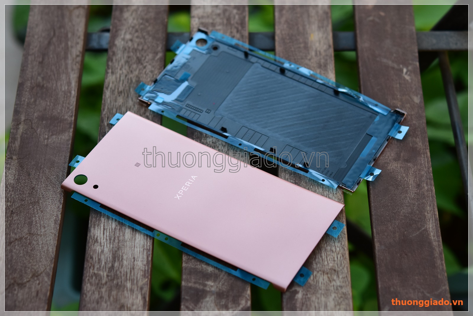 Nắp lưng (nắp đậy pin) Sony XA1 Ultra (6.0") màu hồng