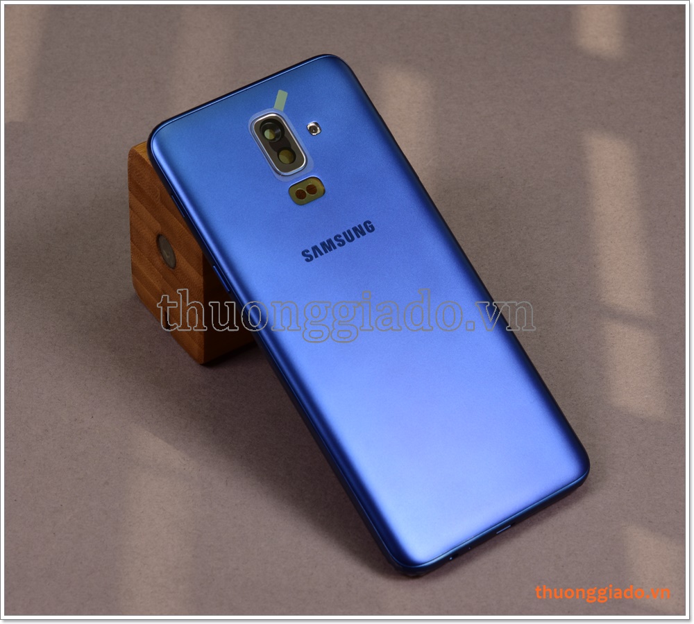 Thay nắp lưng Samsung Galaxy J8+ /Galaxy J8 Plus (2018), kèm kính vành viền camera sau
