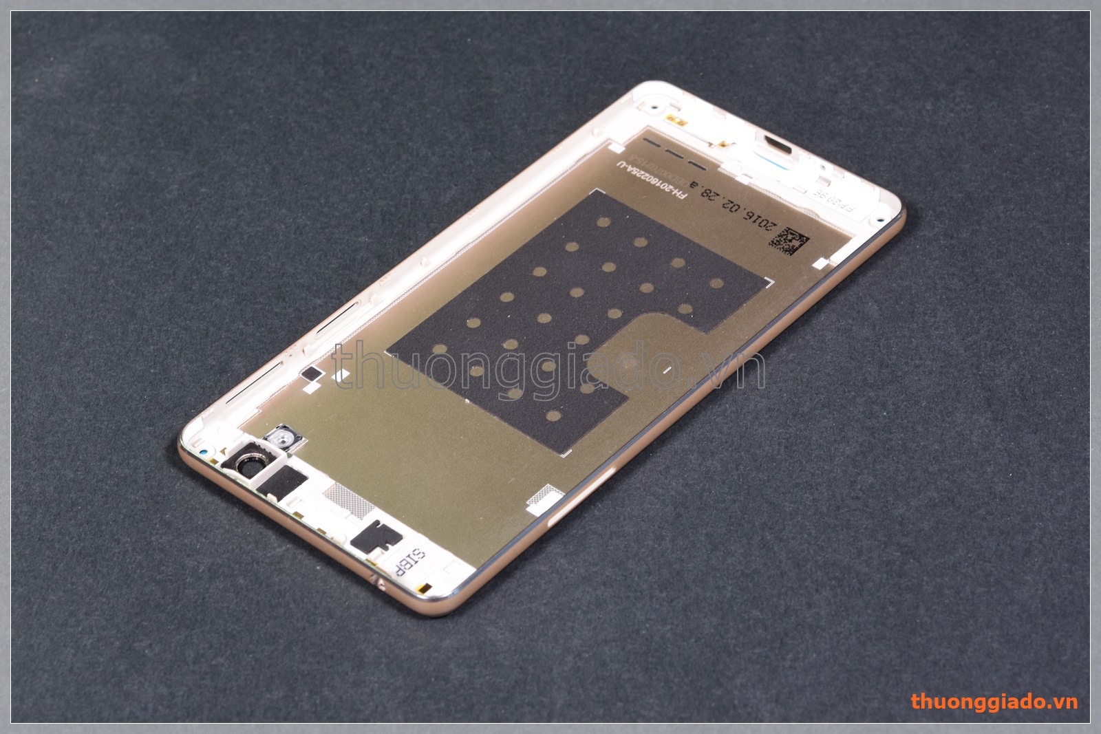 Thay vỏ OPPO F1/ OPPO A35 màu vàng (không kèm khung viền màn hình)