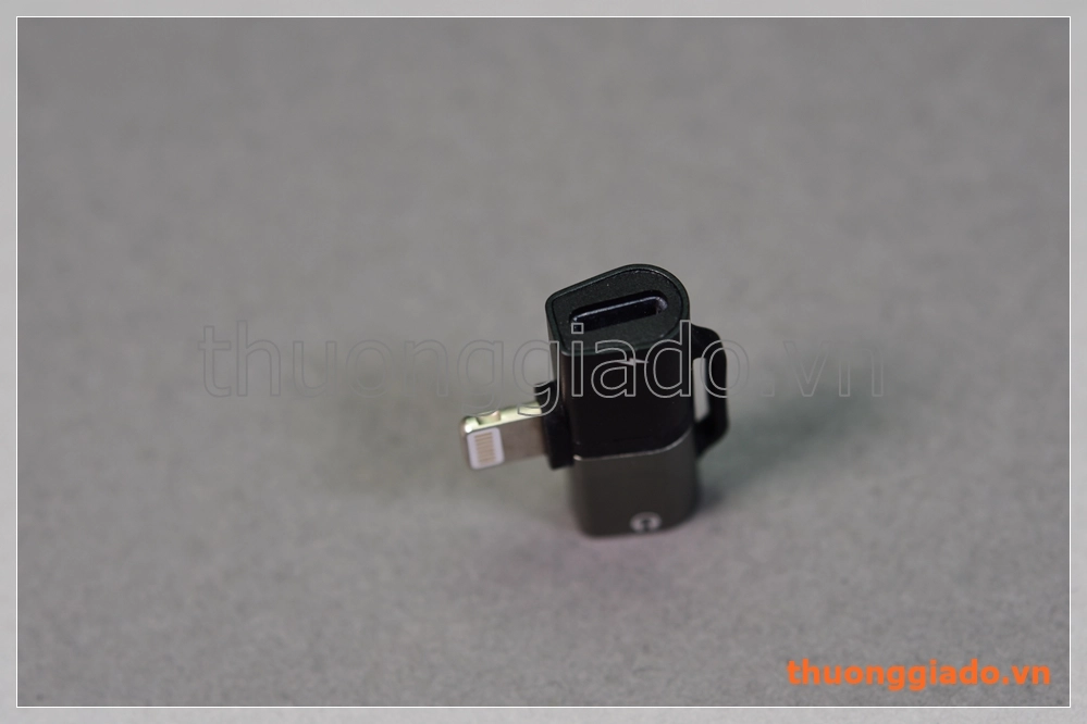 Đầu chuyển đổi lightning 1 ra 2, hỗ trợ cùng lúc sạc và nghe nhạc (hiệu Wiwu)