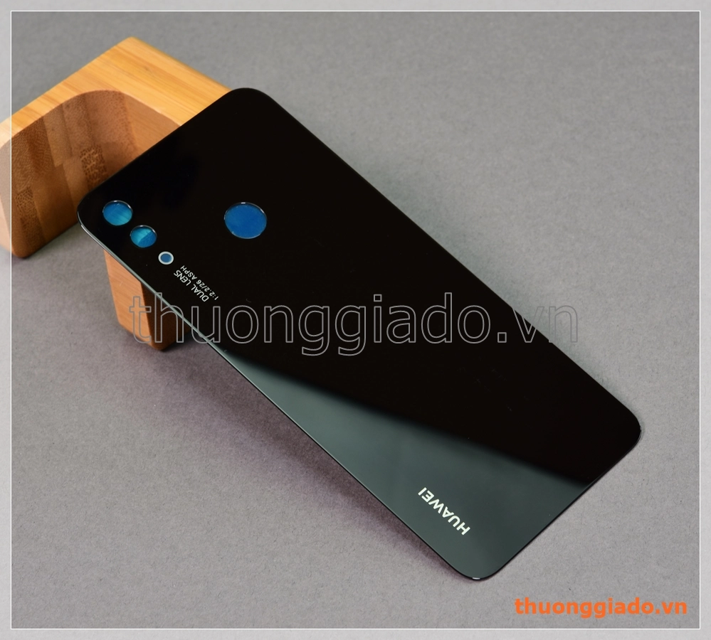 Thay kính lưng Huawei Nova 3i, nắp lưng, nắp đậy pin Thay kính lưng Huawei Nova 3i, nắp lưng, nắp đậy pin
