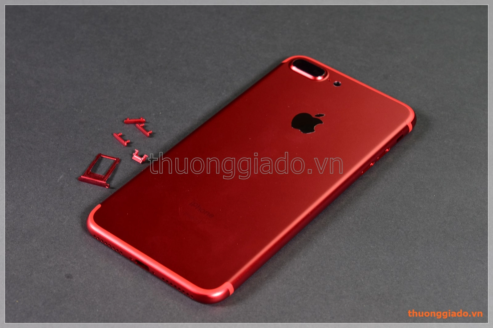 Thay vỏ iPhone 7 Plus (5.5") màu đỏ, hàng zin theo máy Thay vỏ iPhone 7 Plus (5.5") màu đỏ, hàng zin theo máy