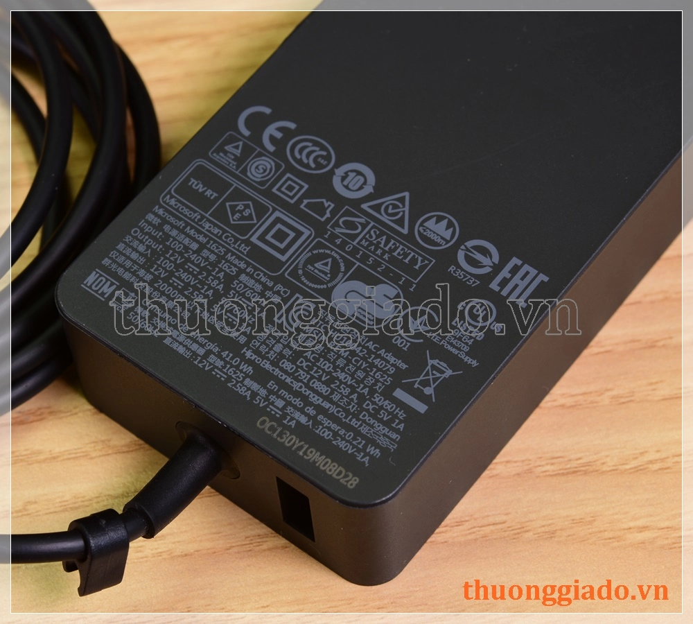 Bộ cấp nguồn Adaptor Microsoft Model 1625 for Surface Pro 3 12V-2.58A Bộ cấp nguồn Adaptor Microsoft Model 1625 for Surface Pro 3 12V-2.58A