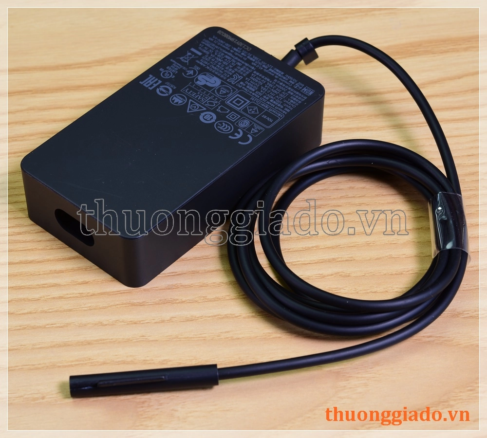 Bộ cấp nguồn Adaptor Microsoft Model 1625 for Surface Pro 3 12V-2.58A Bộ cấp nguồn Adaptor Microsoft Model 1625 for Surface Pro 3 12V-2.58A
