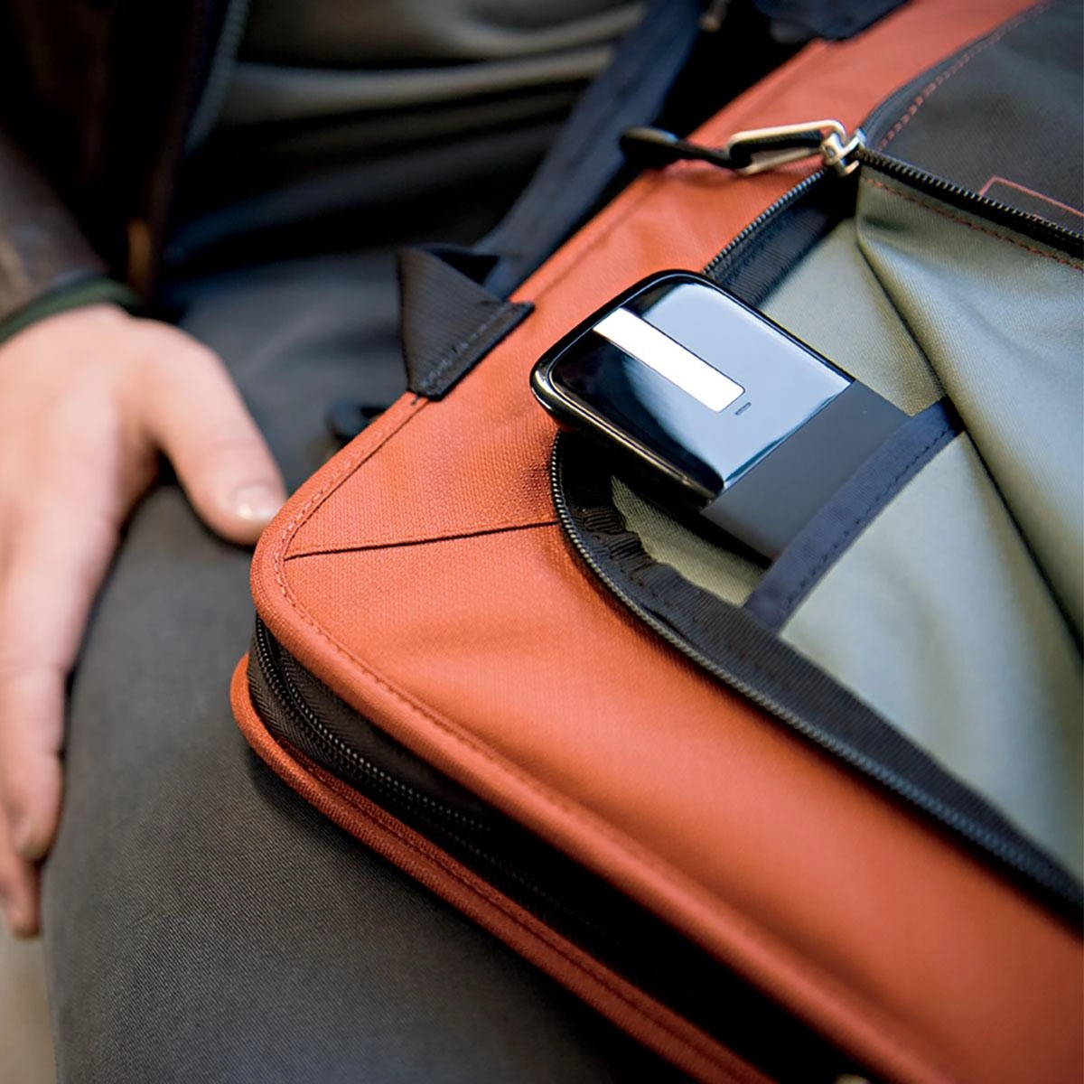 Chuột Bluetooth Microsoft Arc Touch Mouse Surface Edition (Đen)